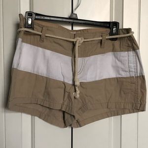 ‼️ LAST CHANCE ‼️Old Navy khaki/white shorts